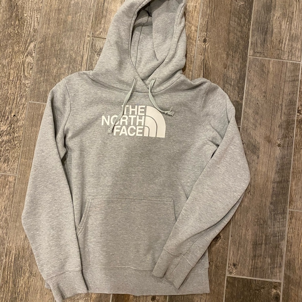 Women’s north face hoodie